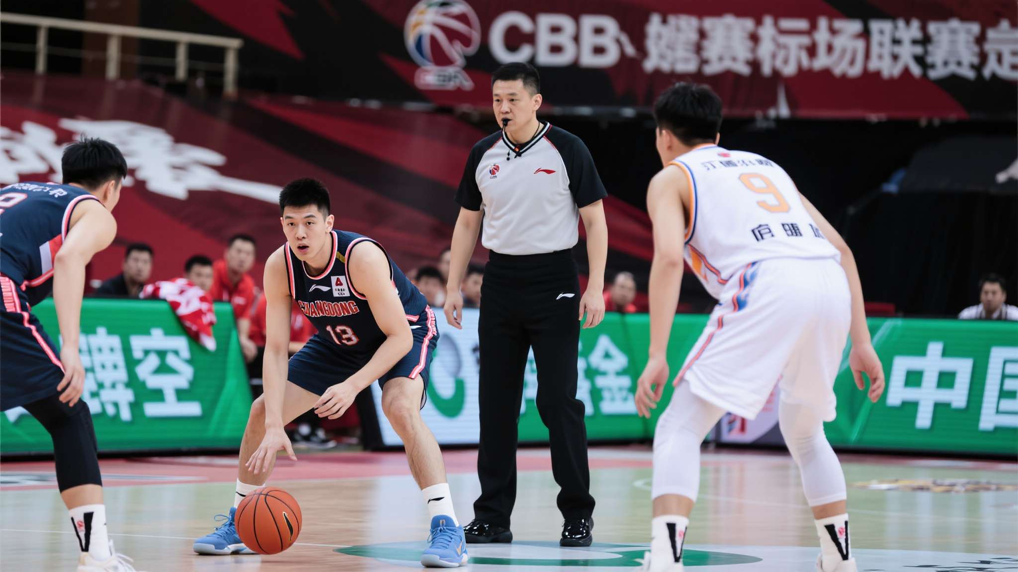 cba江苏队不敌北京队 实际上,全程专业裁判把握公正尺度,使整场竞争充满公平性。在此基础上,每一家俱乐部
